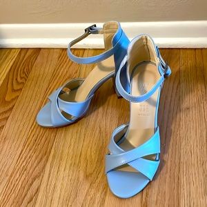 Beautiful baby blue heels, size 6.5, 3.5” heel